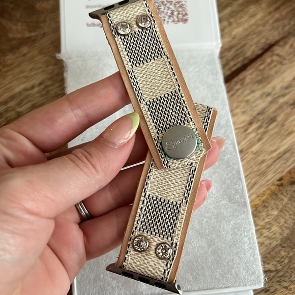 42 mm Apple Watch Louis Vuitton upcycled band - Picture 3 of 4